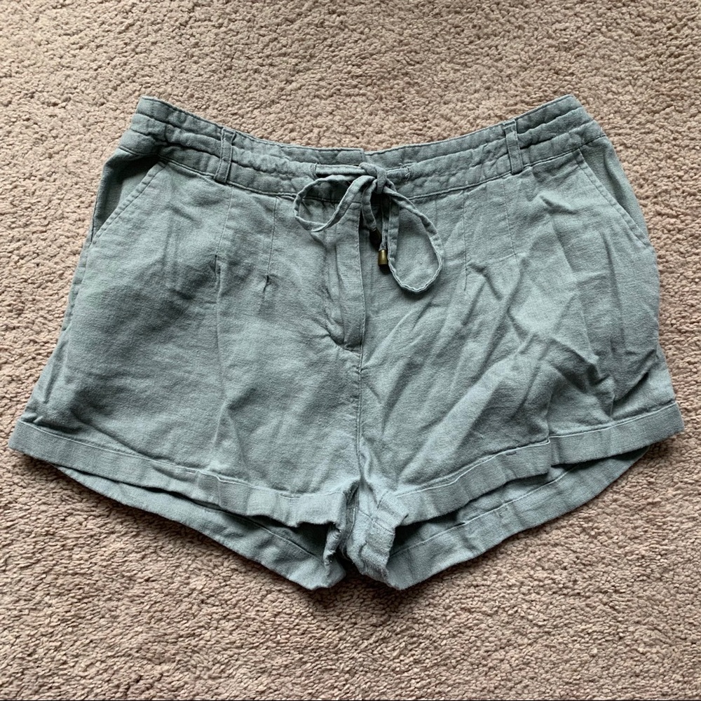 Forever 21 Shorts high waisted, loose fitting